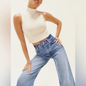 Reformation Wilder High Rise Wide Leg Cropped Jeans
Dillon